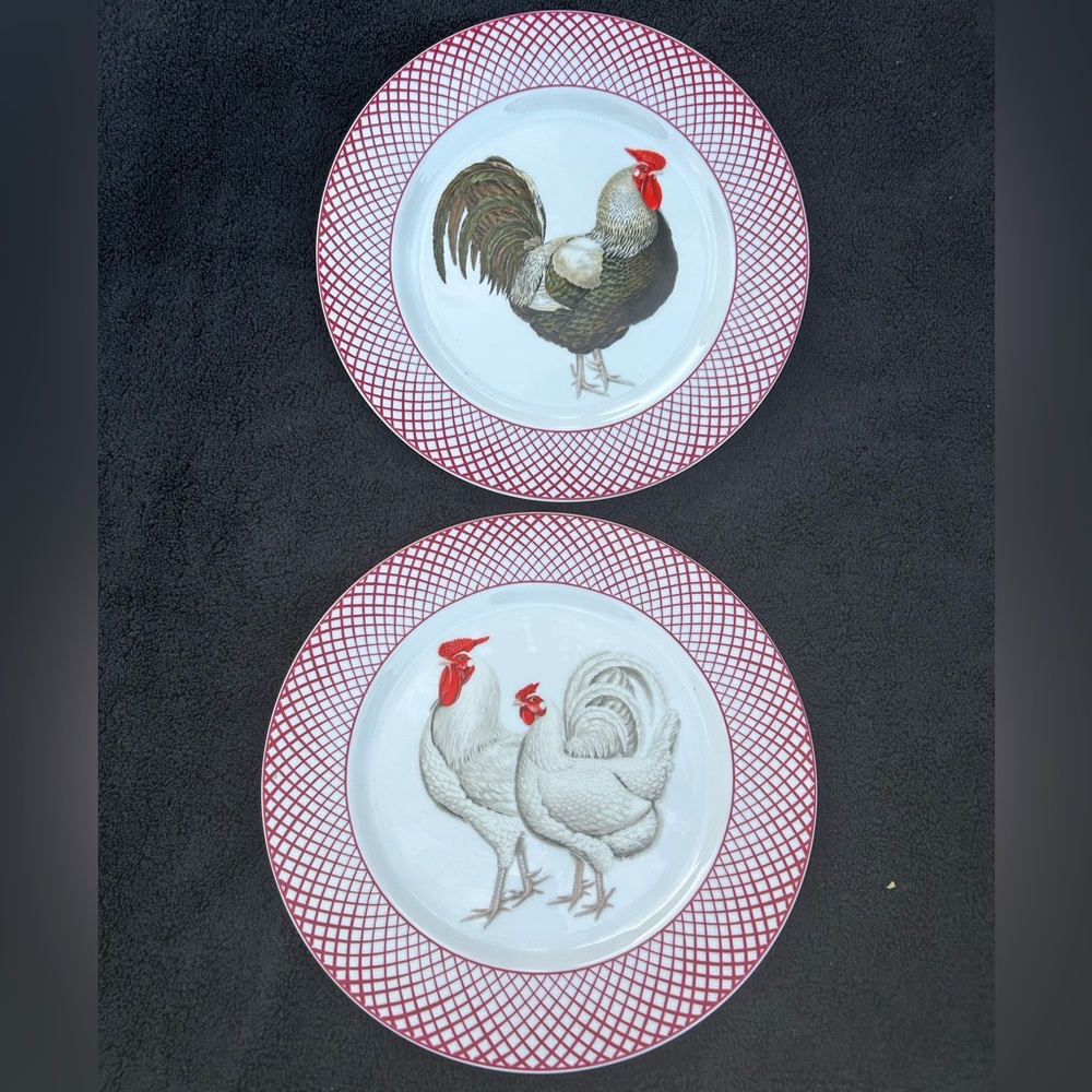 The Haldon Group Devonshire Rooster Hen 10 1/4” Dinner Plates. EUC.